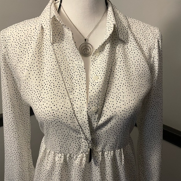 EXPRESS MED Flowey Ruffle Dress Perfect for An Expecting Mom - Picture 6 of 7